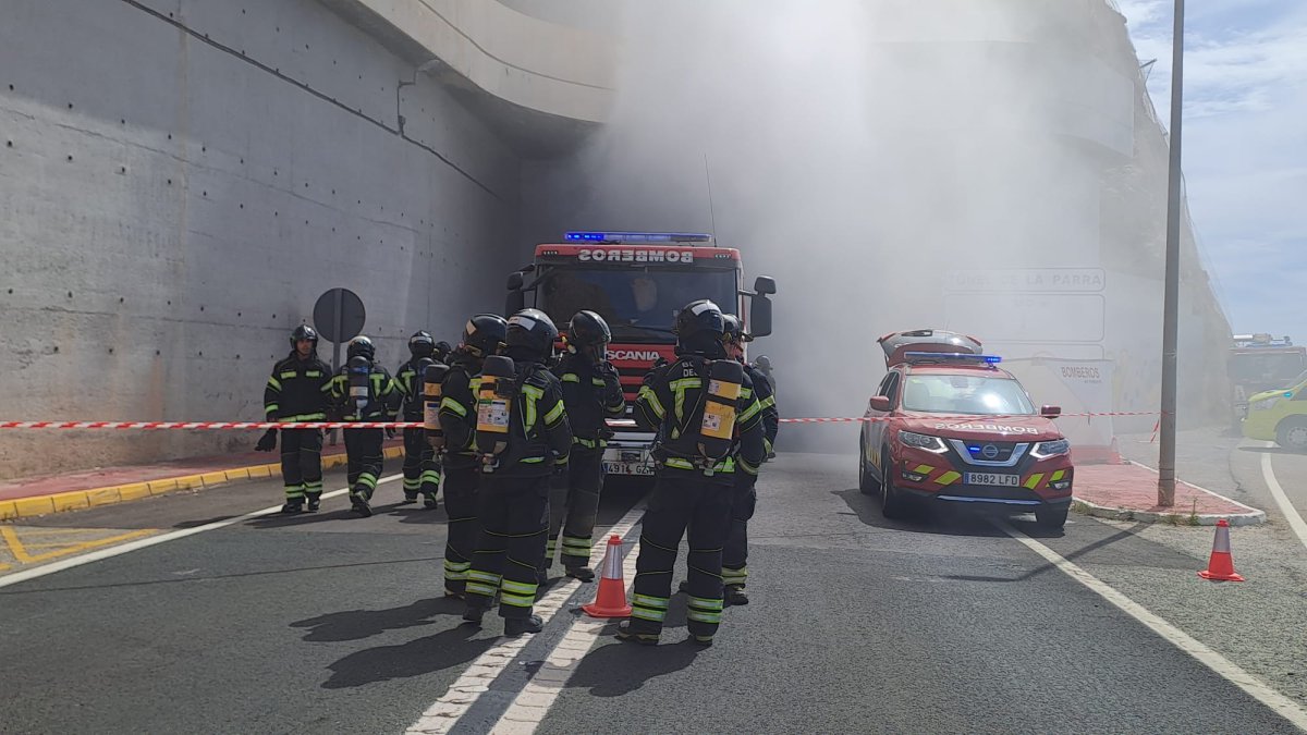 Incendio en el interior del túnel de La Parra.