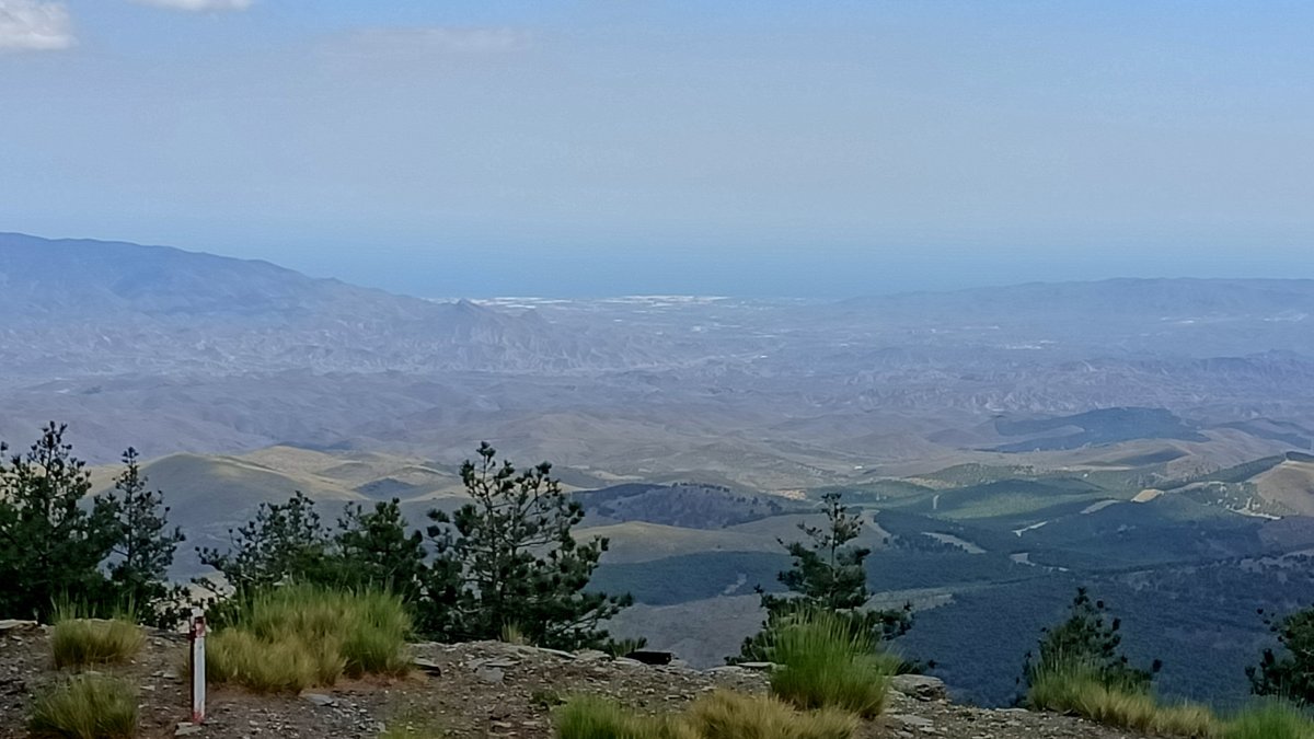 Una imagen de Almería desde La Merendera, en la subida hacia el Calar Alto desde Gérgal.