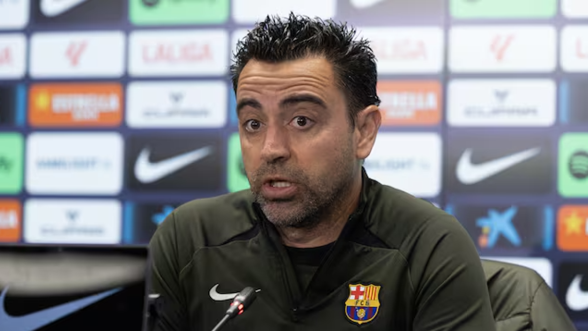 Xavi Hernández en la rueda de prensa previa al partido de Almería.