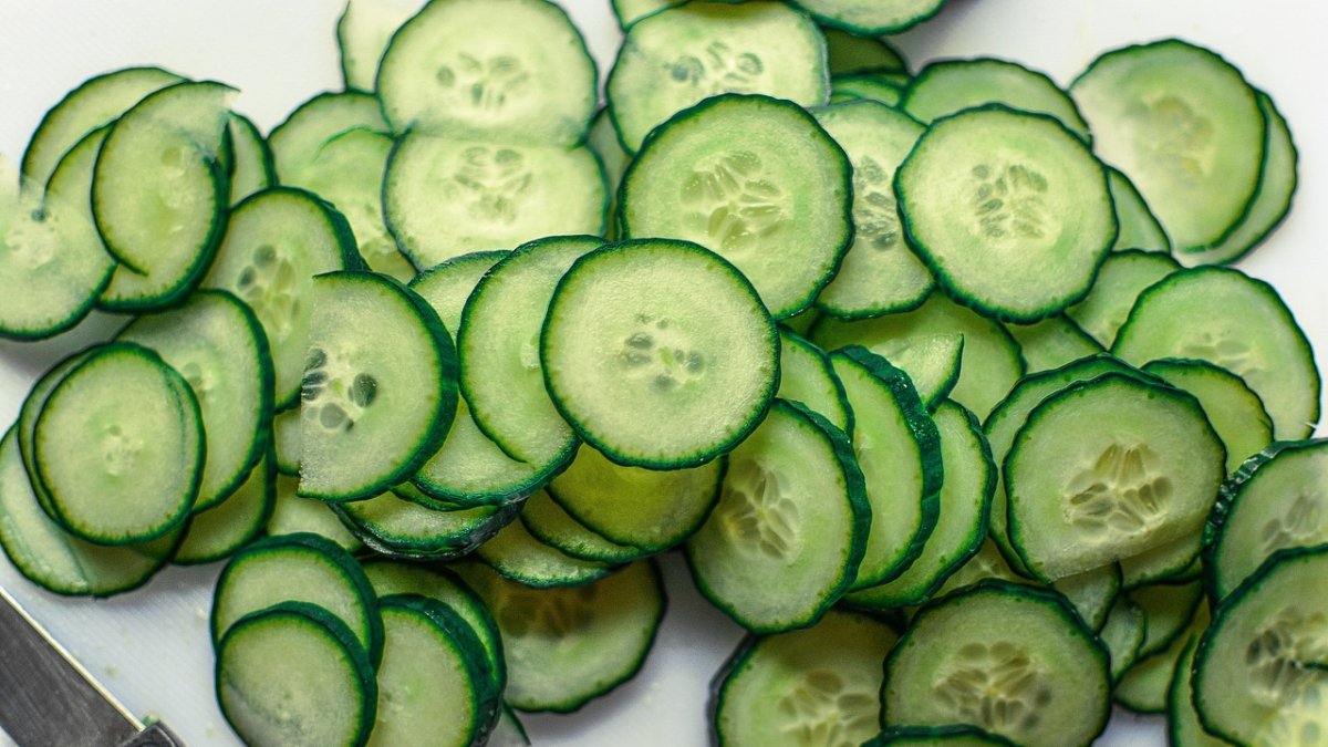 Ensalada de pepino para empezar la semana.