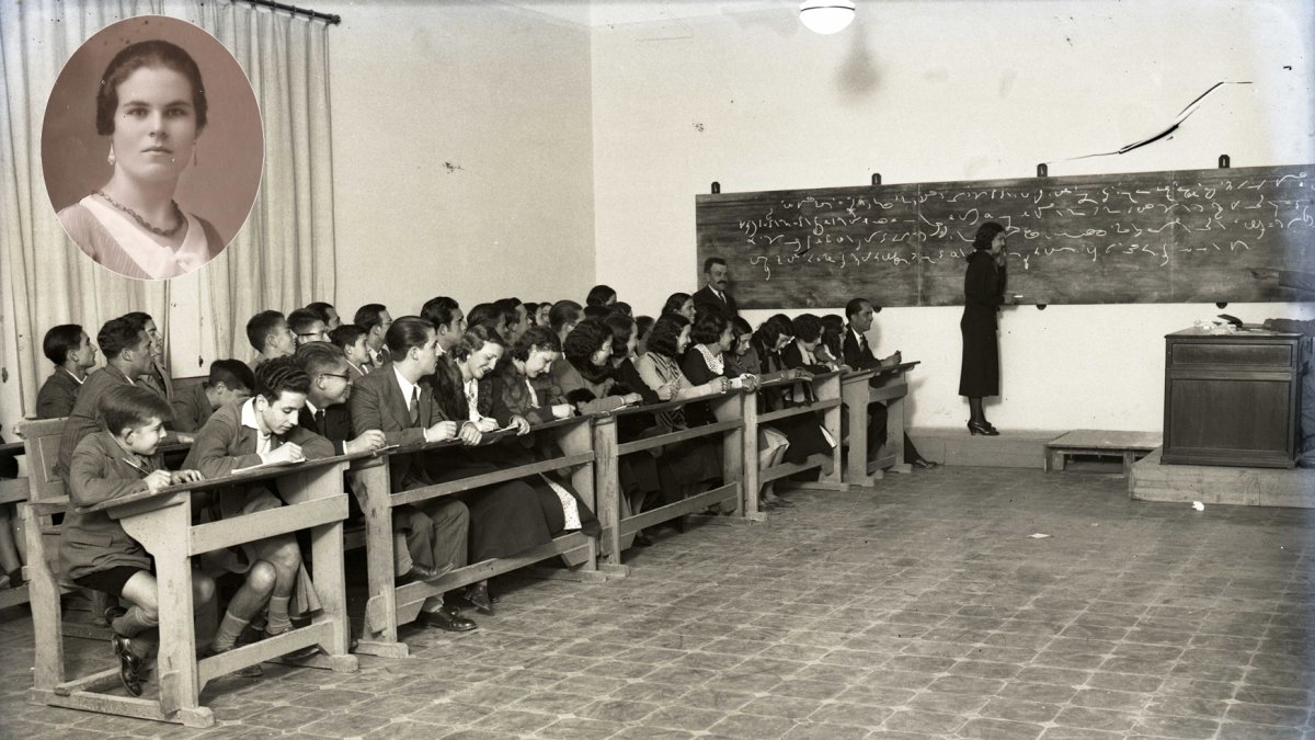 Un aula del Instituto de Almería en los años 30, durante la II República, cuando se permitió que las clases fueran mixtas; arriba, Albertina Cebrián
