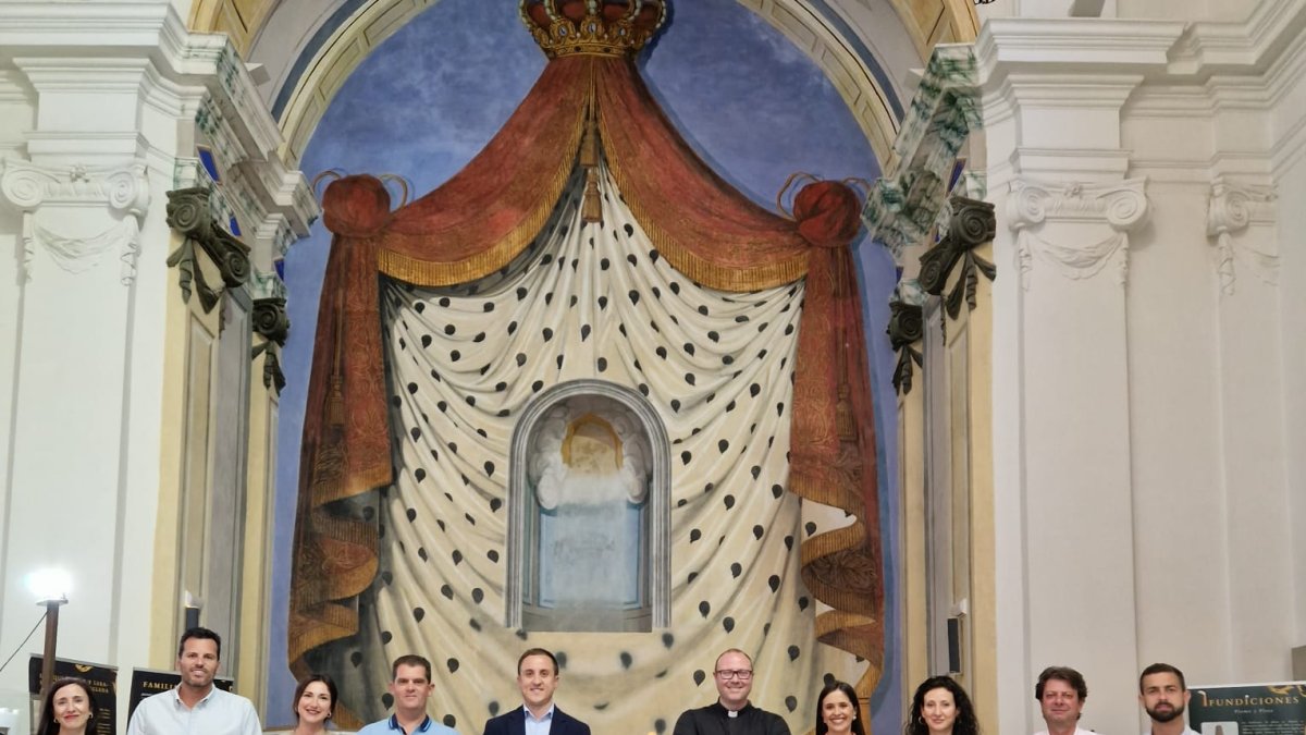 Presentación del cartel anunciador de las fiestas y la programación.