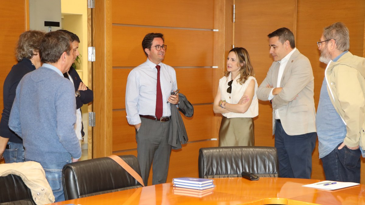 Encuentro para la creación de la comisión celebrado en el Ayuntamiento de El Ejido.