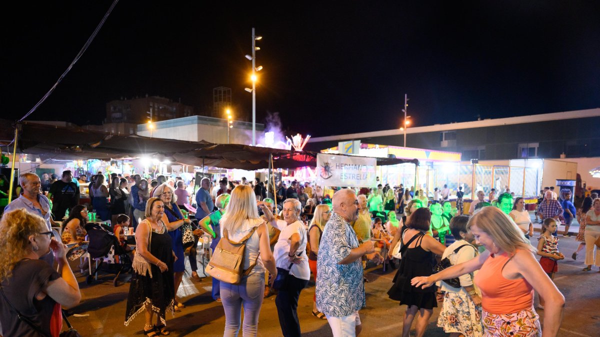 Imagen de una fiesta de barrio de Almería