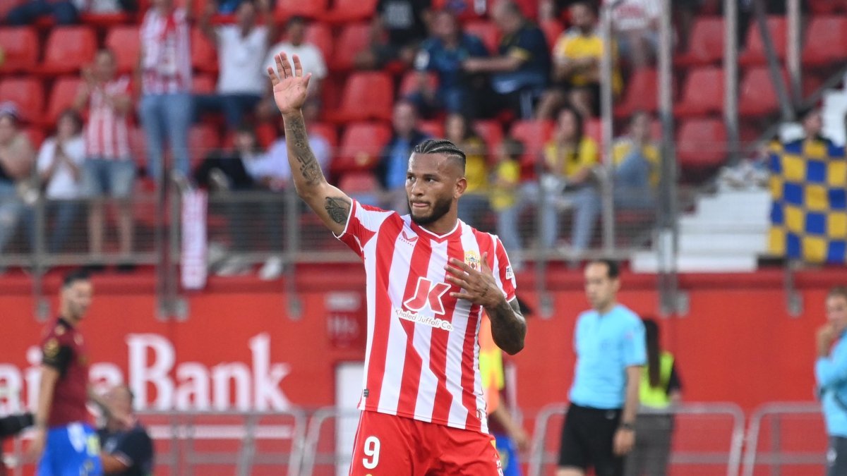 La afición espera que el Almería-Cádiz no haya sido el último partido de Luis Suárez vestido de rojiblanco.