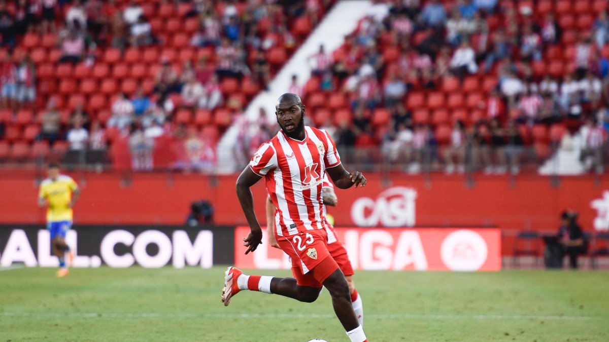 Koné no tiene mercado y genera un serio problema al Almería.