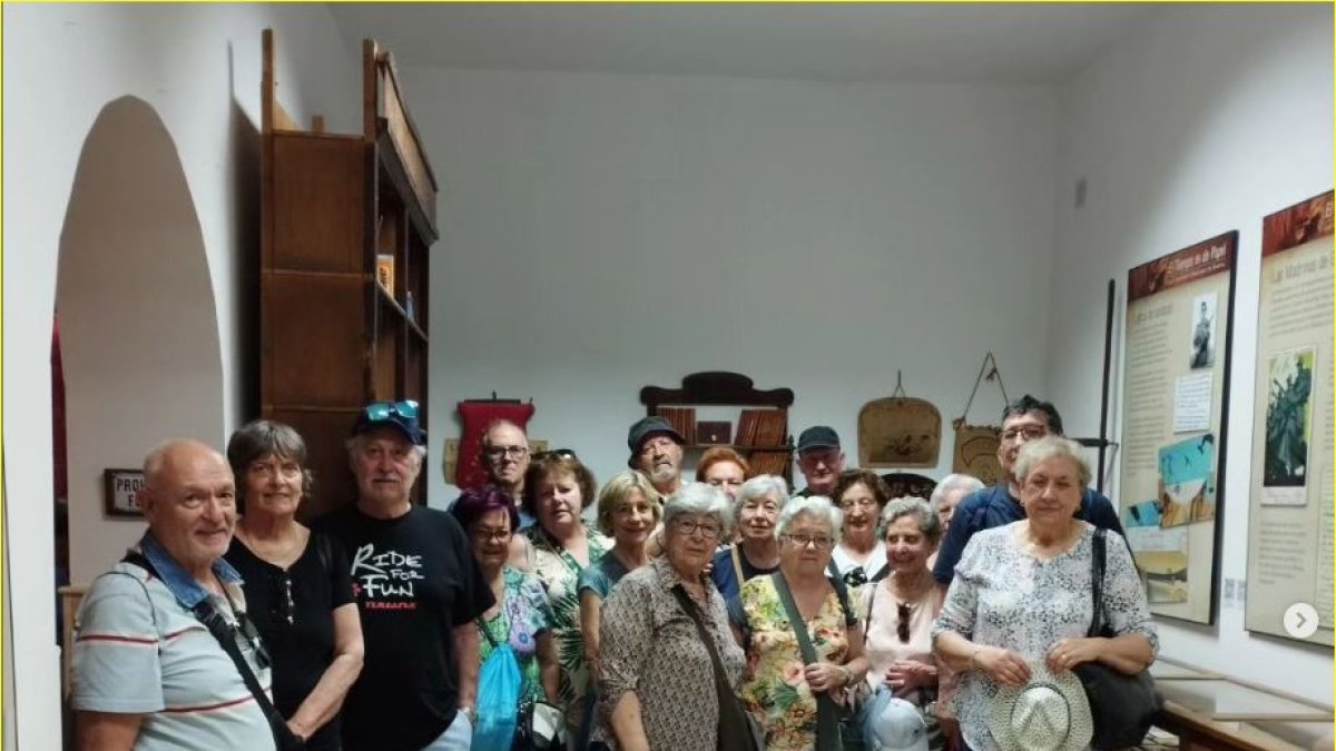 Jubilados madrileños visitando esta semana el Museo de Terque.