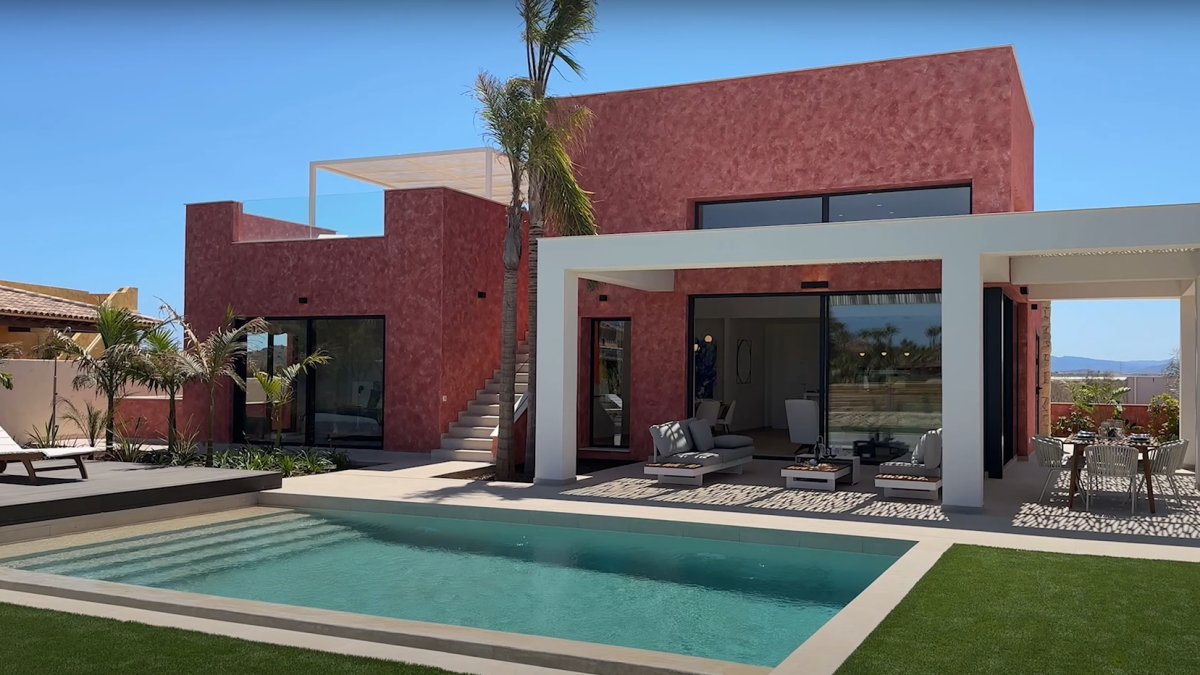 Fachada de la villa premiada por los Luxury Lifestyle Award.