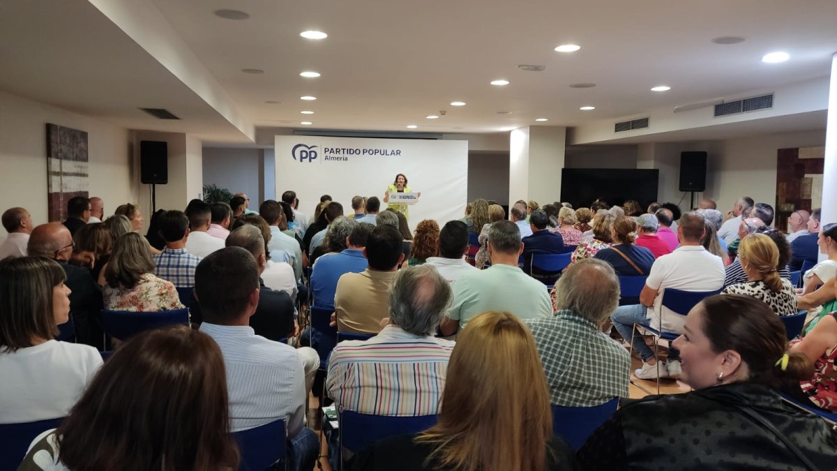 Carmen Crespo durante su intervención en el acto celebrado esta tarde en Mojácar.