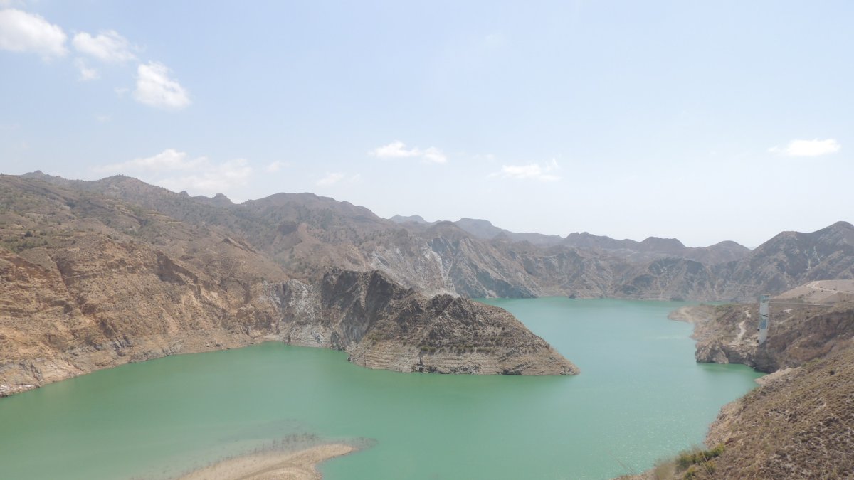 Vista general del embalse de Cuevas del Almanzora, que apenas supera el 6% de su capacidad.