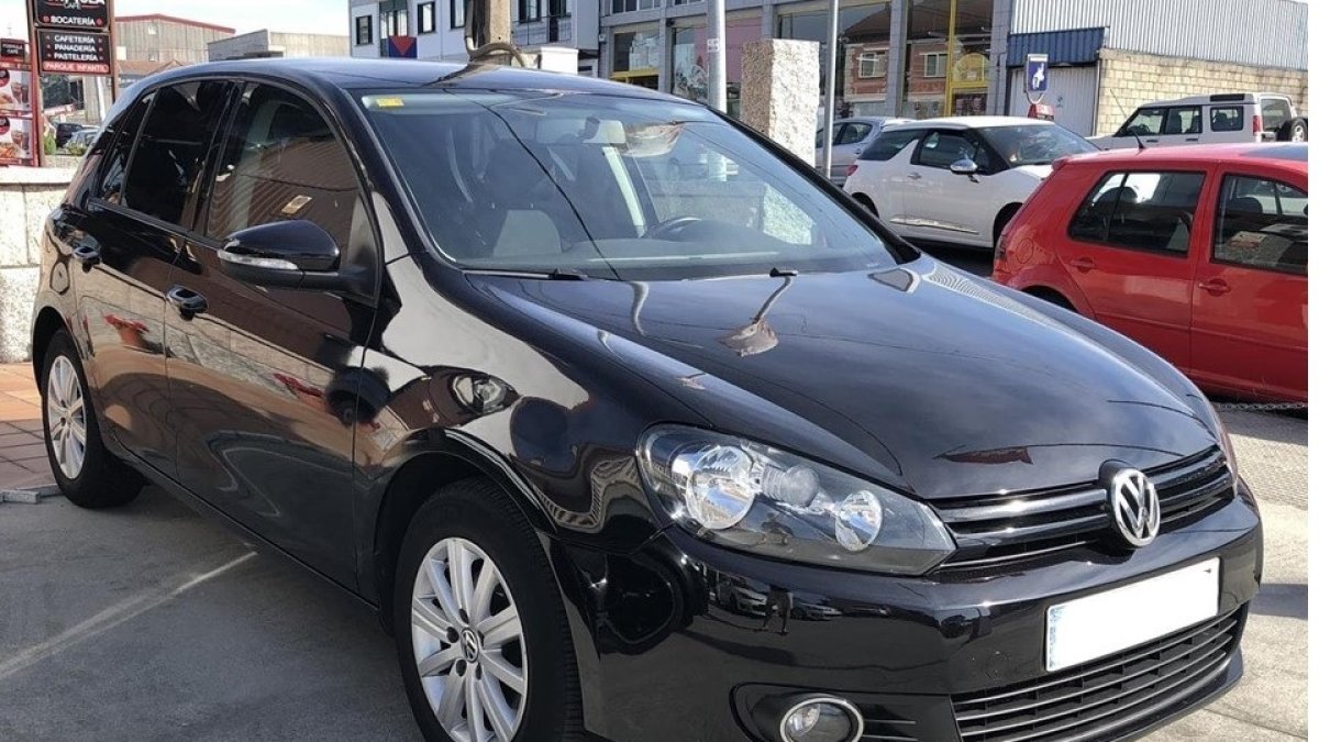 Imagen orientativa de un Golf como el que se dio a la fuga.