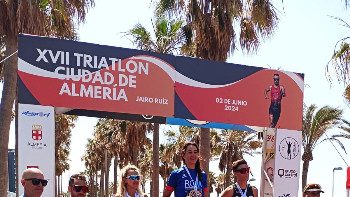 El podio femenino del Triatlón Ciudad de Almería - Jairo Ruíz.