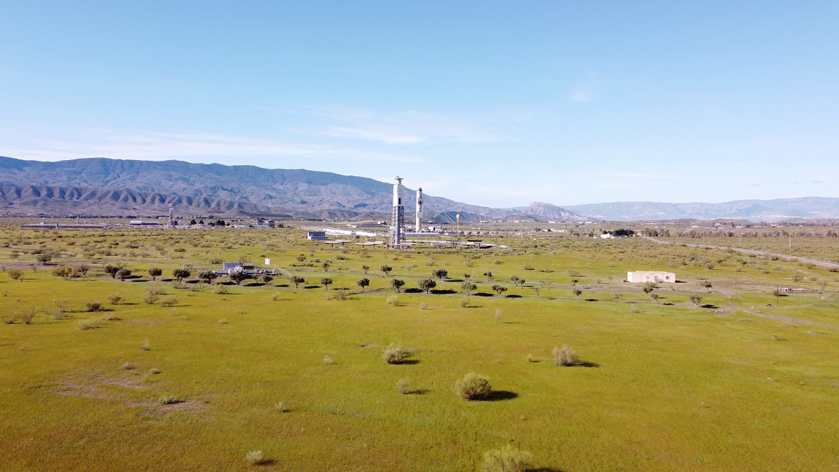 La Plataforma Solar de Almería, del Centro de Investigaciones Energéticas, Medioambientales y Tecnológicas, se encuentra desde 1981 en Tabernas.