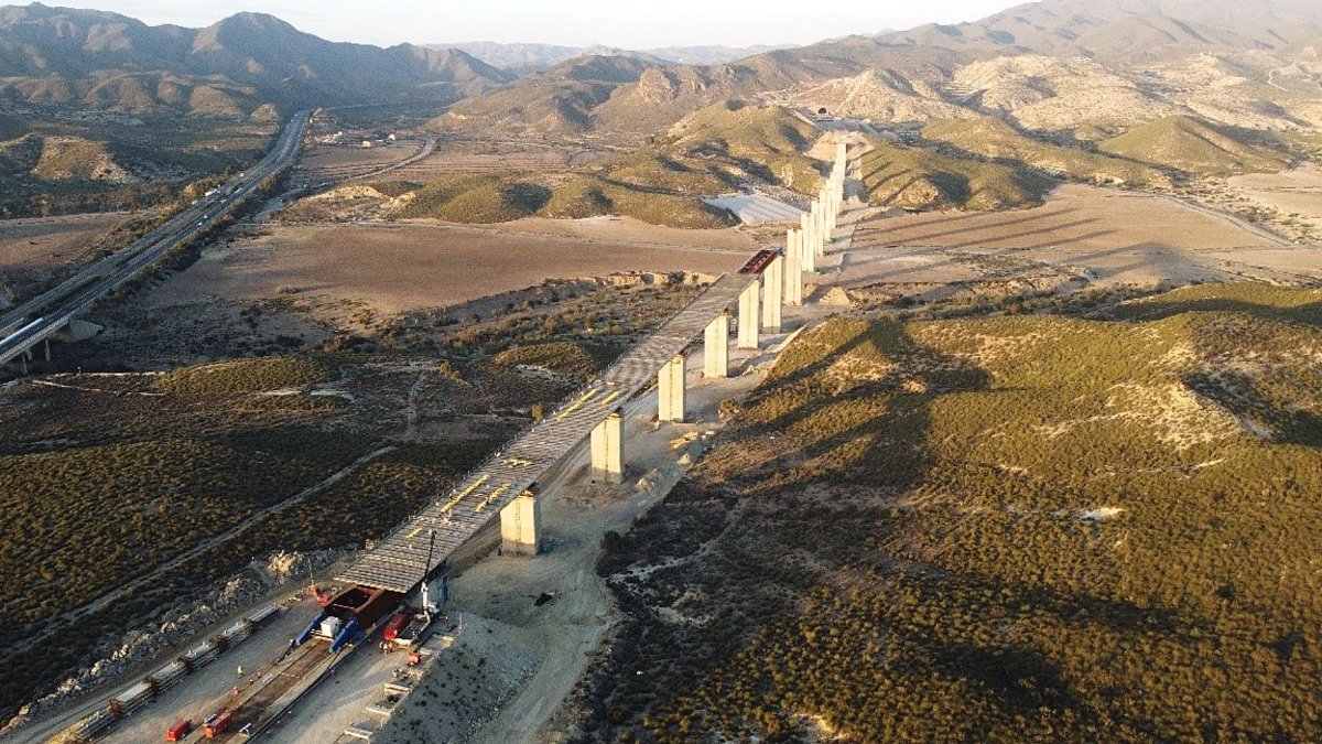 Viaducto de Los Feos en el tramo de Níjar a Sorbas.
