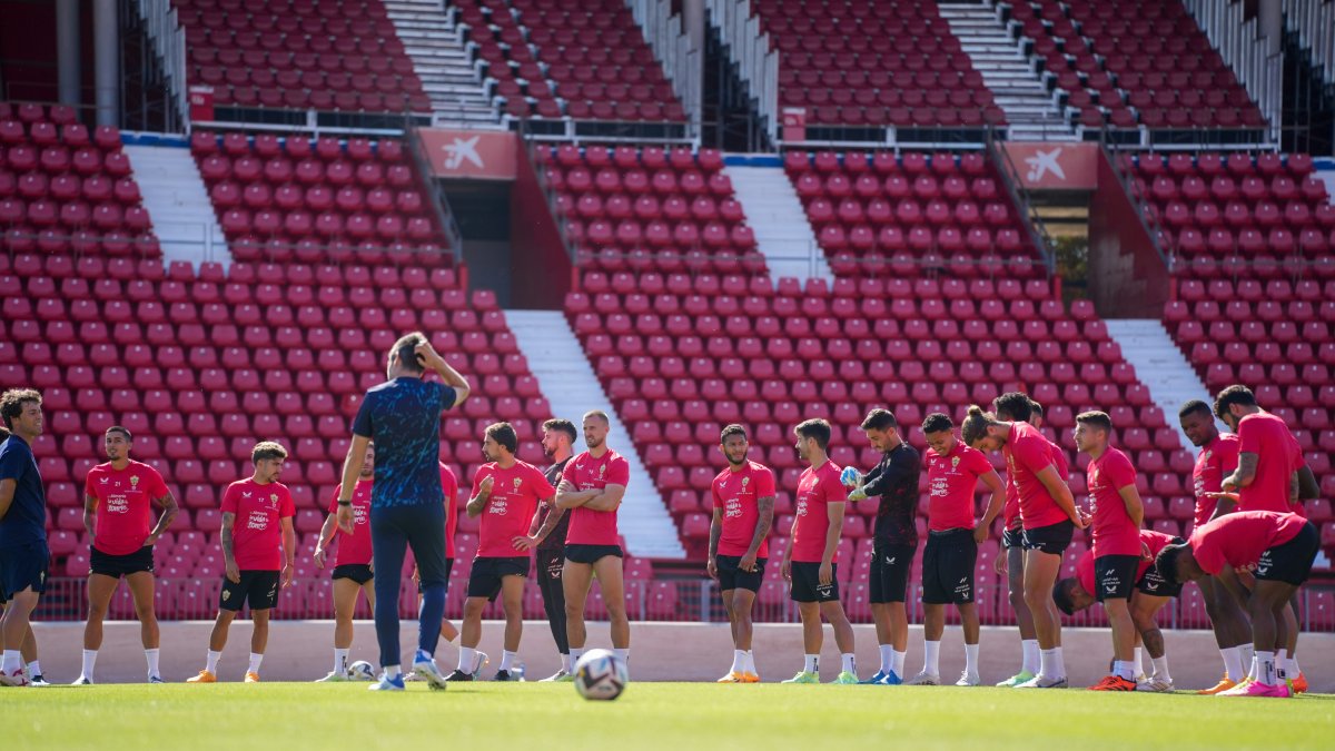 Rubi en su última temporada con el Almería, en la cual logró la permanencia en Primera División.