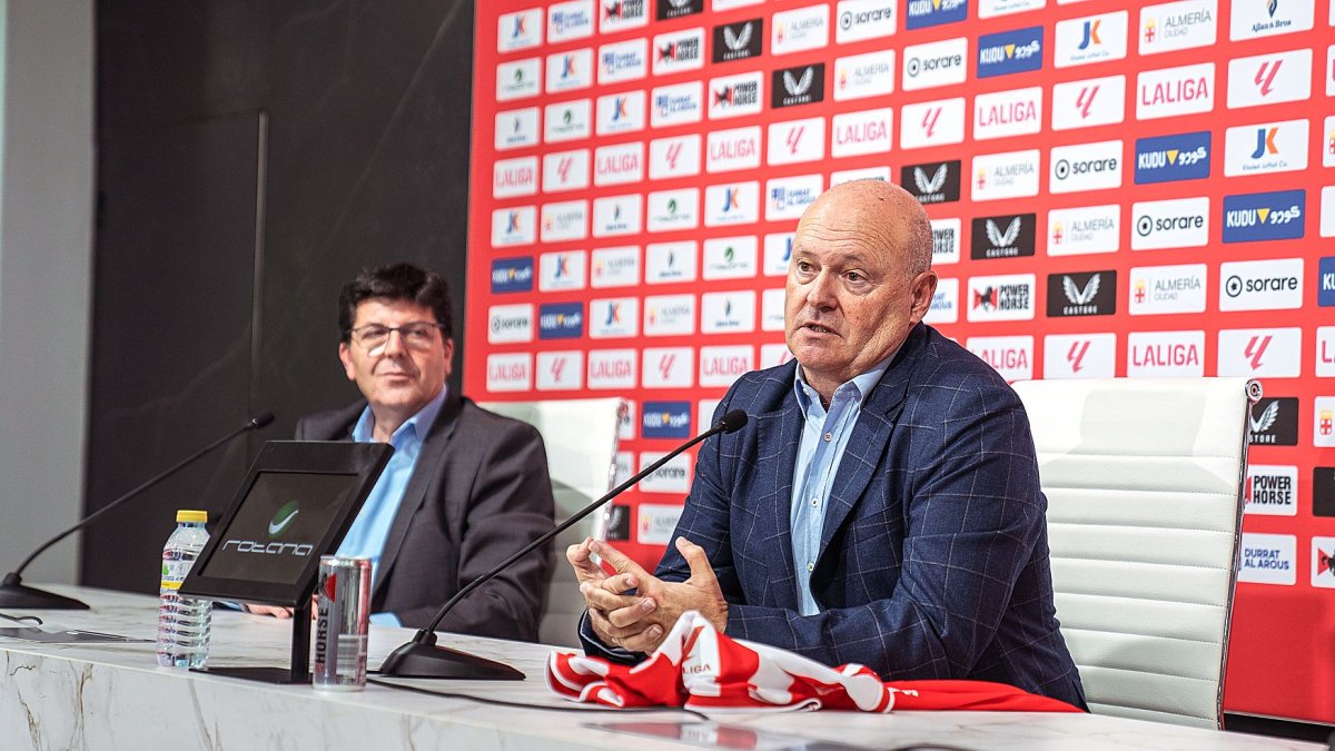 Pepe Mel el día de su presentación en el Almería.
