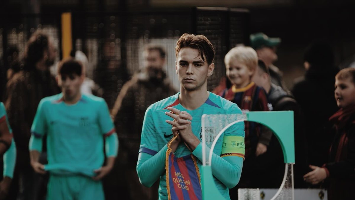 El centrocampista de 19 años termina su contrato con el FC Barcelona a finales de este mes.