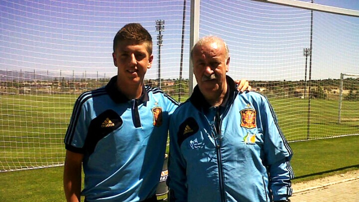 Carlos Marín en su etapa internacional con Vicente del Bosque.