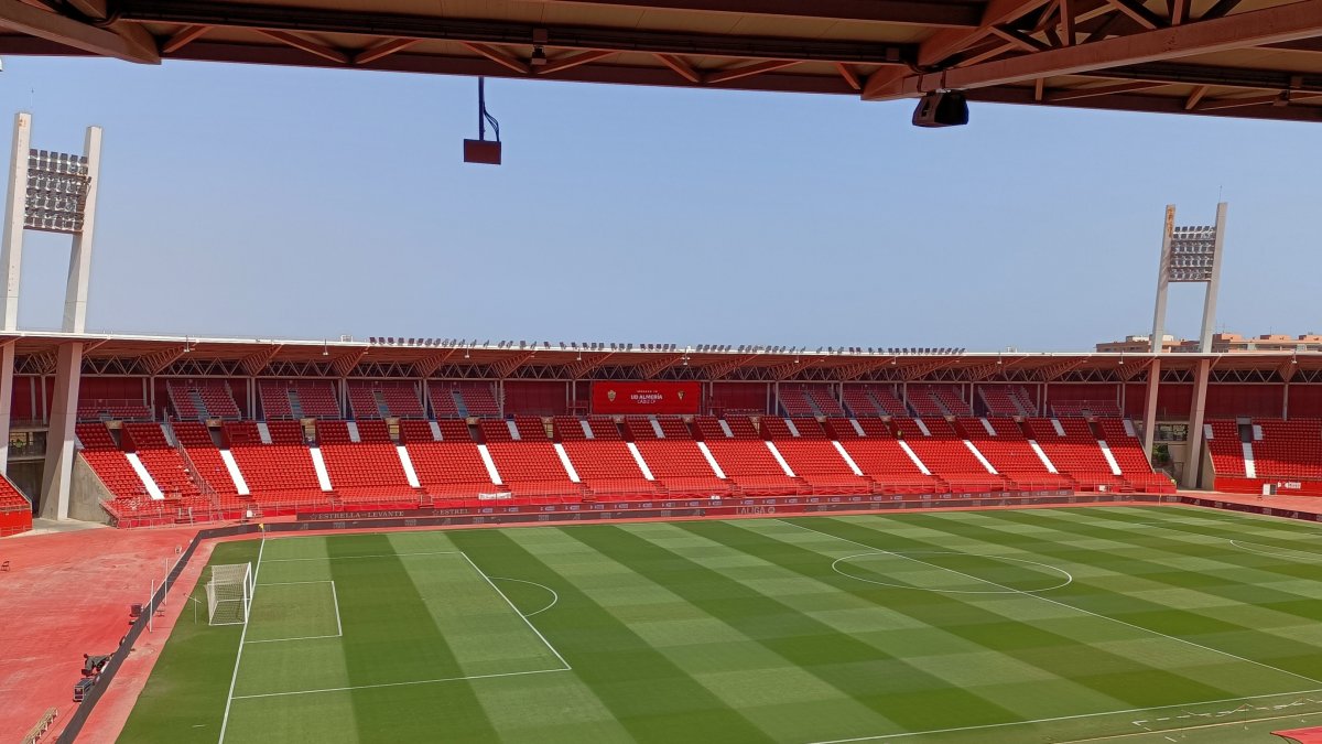 La preferencia será la grada rojiblanca y el fondo sur para los aficionados del CD Toledo.