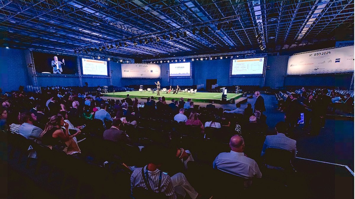 Dr. Joaquín Fernández, durante su presentación en el Congreso de la Sociedad Brasileña de Cirugía Refractiva y Cataratas.