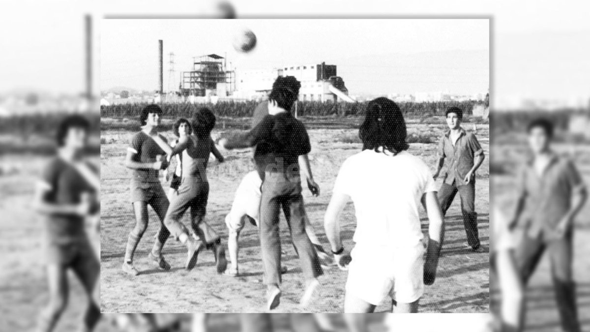 La Celulosa dominaba como ungigante toda la zona de la vega próxima a las vías del ferrocarril en la ciudad.