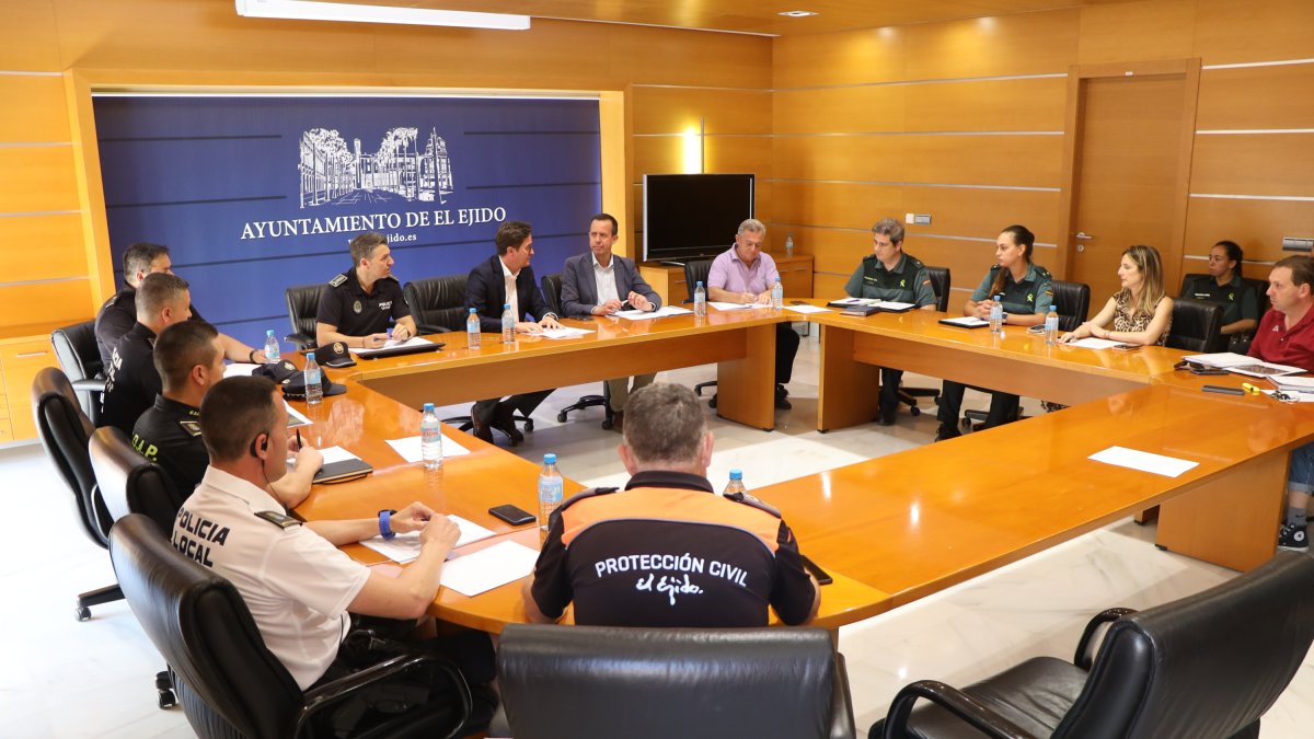 Desarrollo de la sesión de la Junta Local de Seguridad celebrada en el Ayuntamiento de El Ejido.
