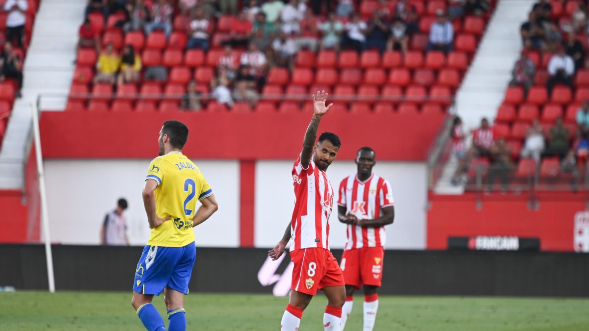 Jonathan Viera en el último partido de la pasada temporada que fue ante el Cádiz.
