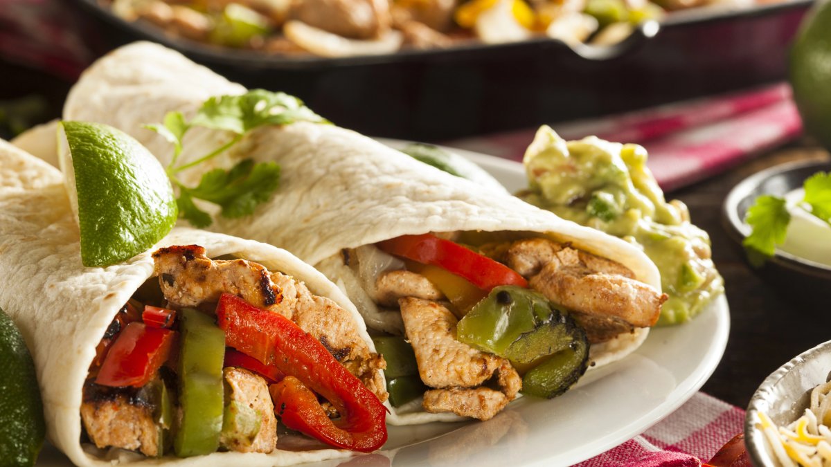 Fajitas de pollo. Fotografía de bhofack descargada en Depositopgotos.com.
