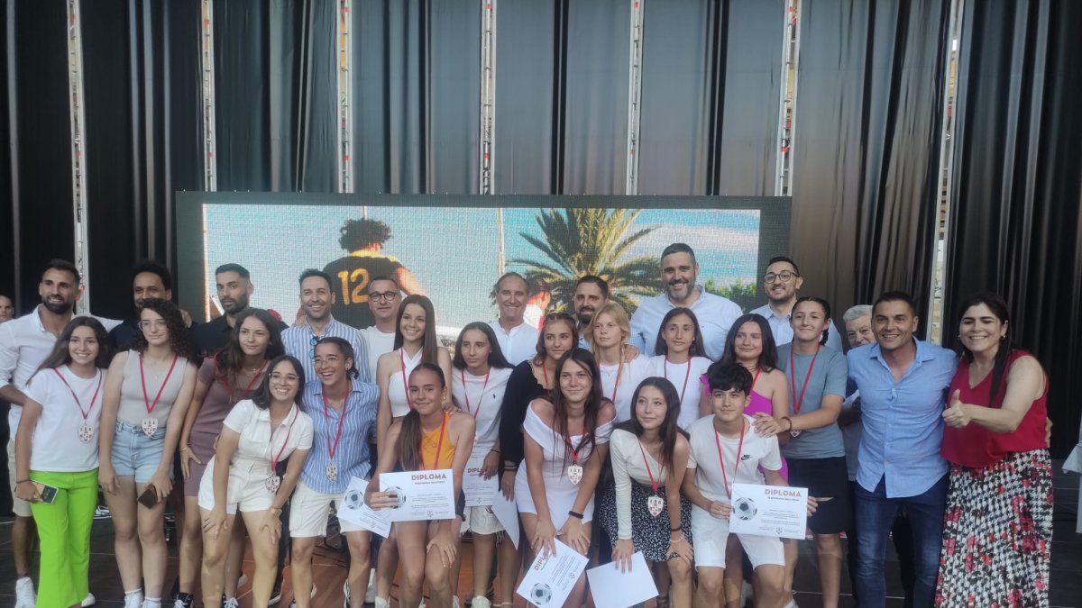 Las chicas de la Escuela EDA, protagonistas en una Gala preciosa.