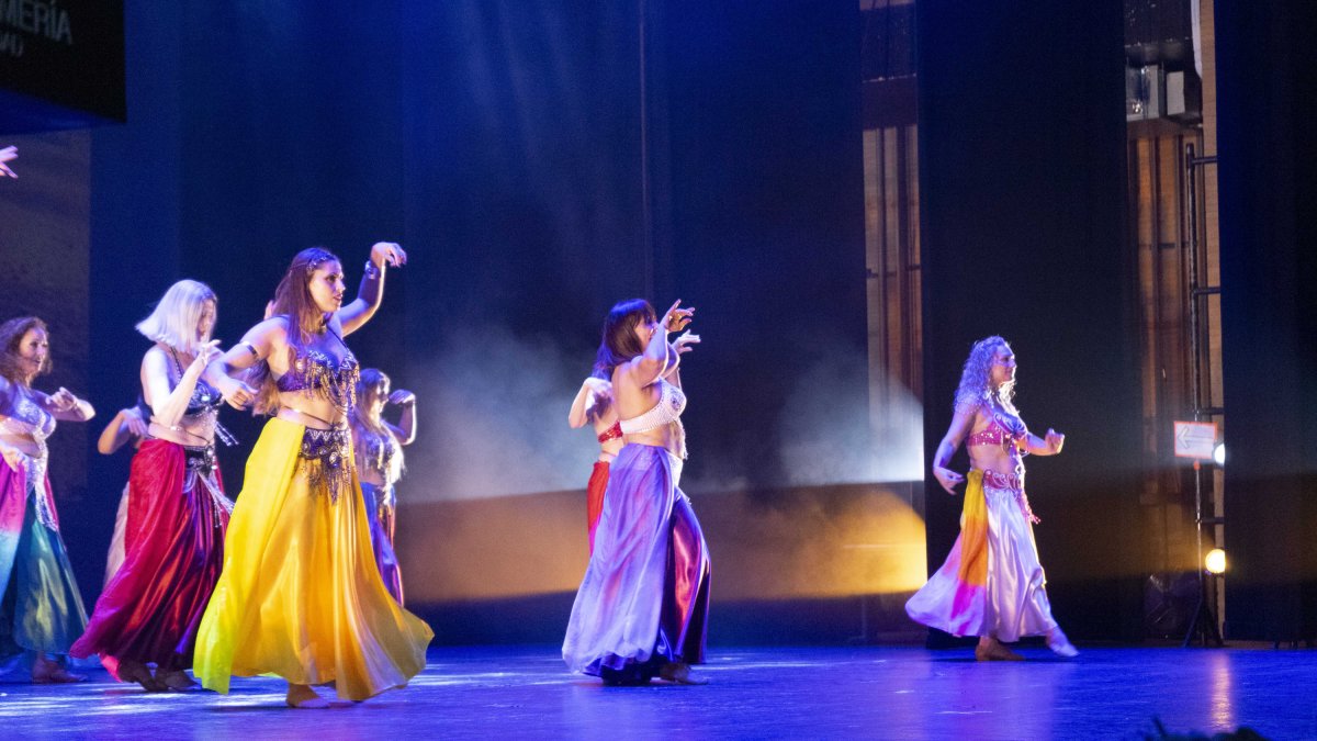 Actuación en la gala de los Centros de la Mujer.