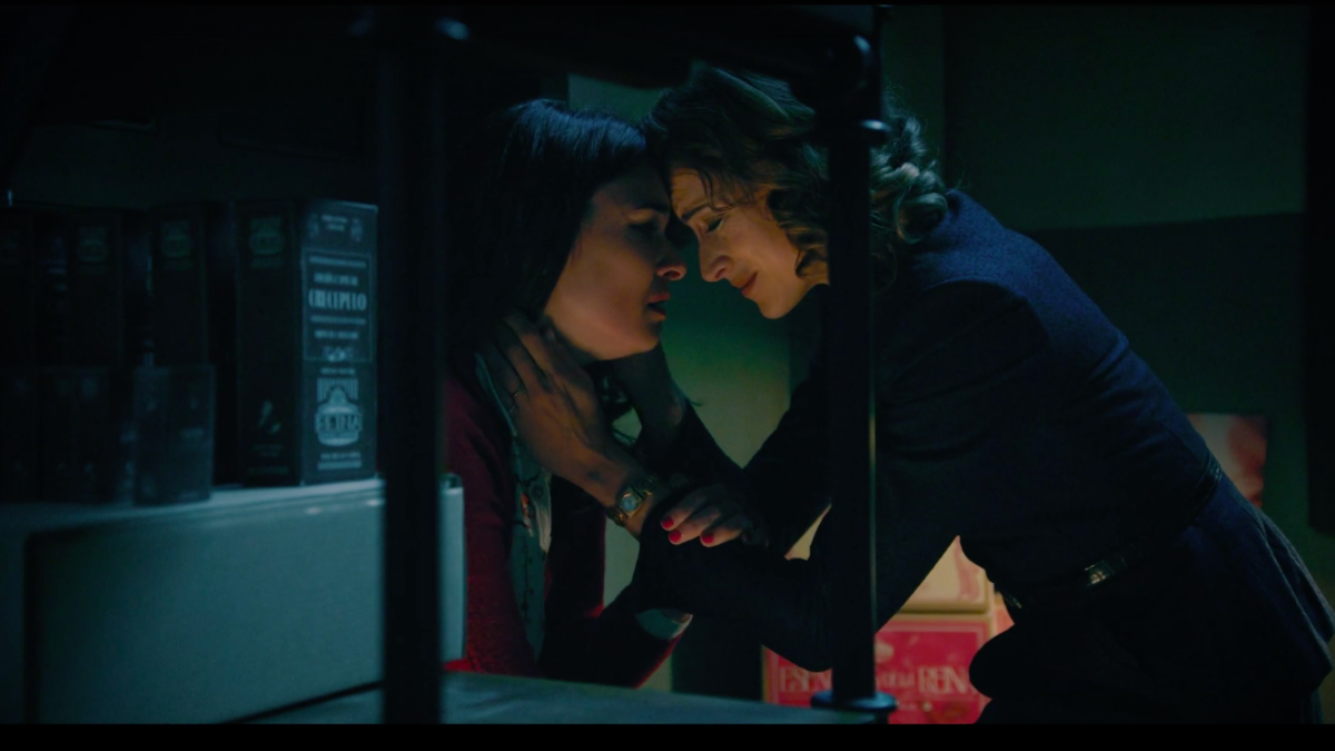 Escena de amor de 'Mafin'