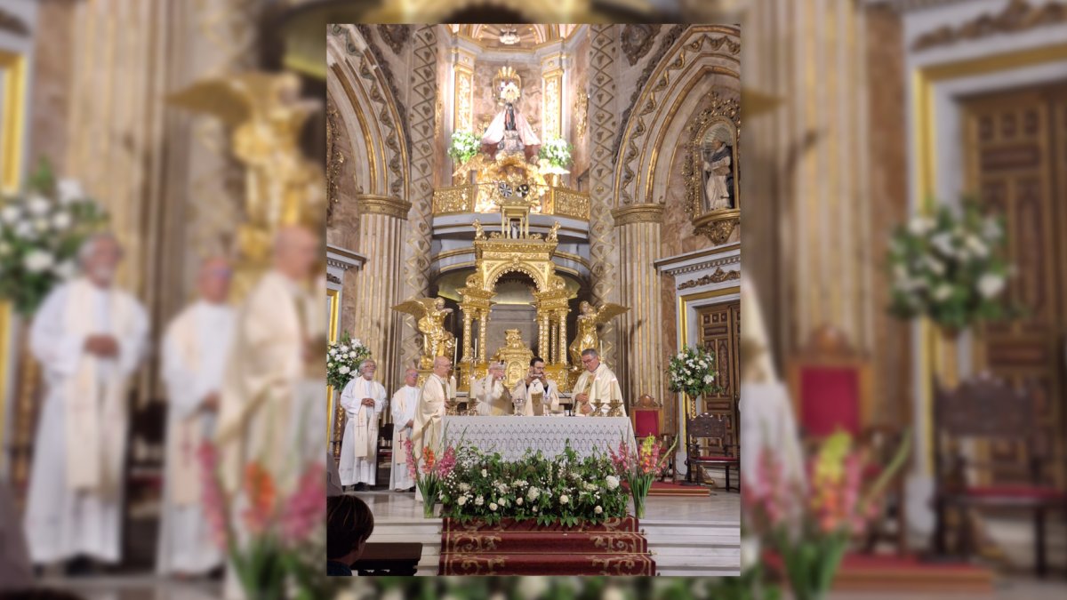 Moisés Benavides presidió su primera misa en Almería.