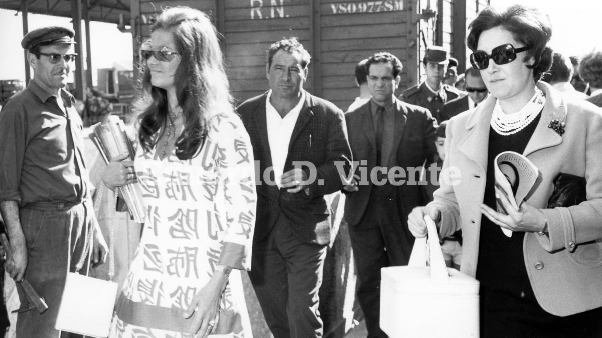 Claudia Cardinale en la estación del ferrocarril de Almería el 14 de mayo de 1968. Como se puede comprobar no pasó desapercibida.