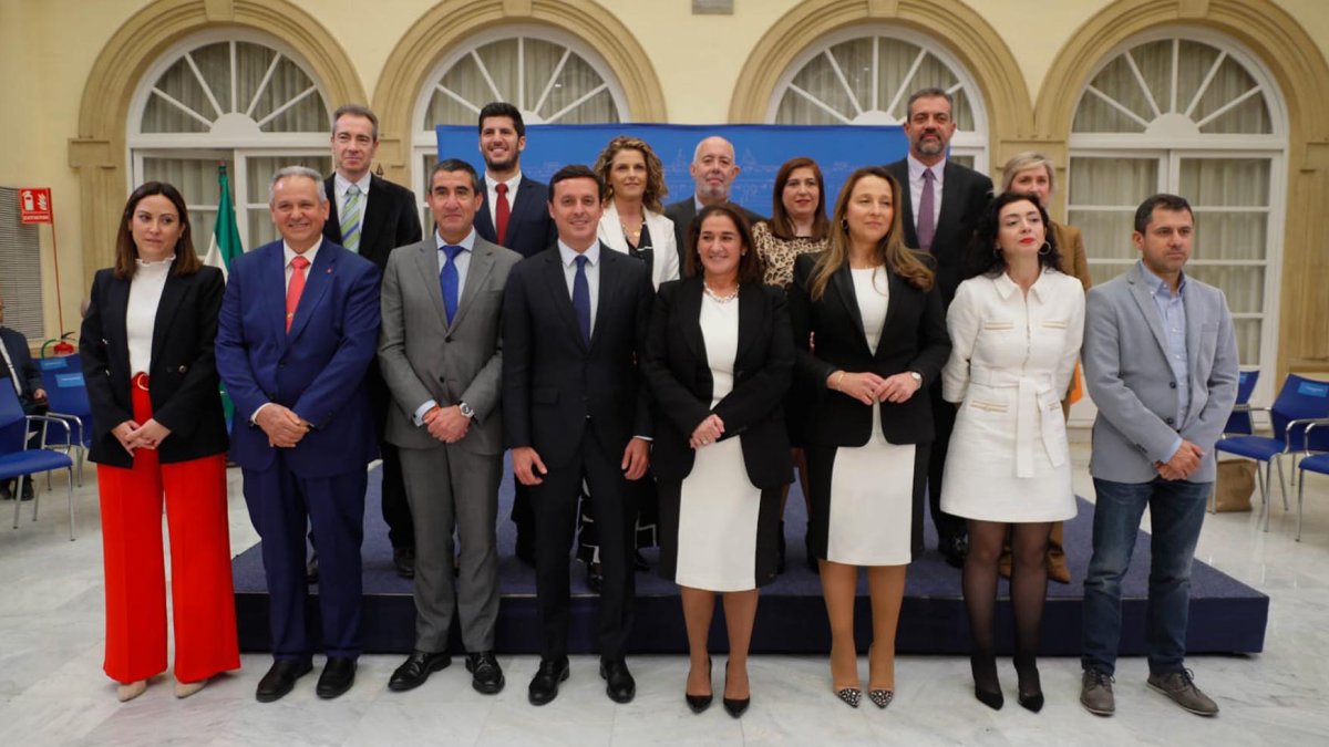 Directiva del Colegio de Economistas.