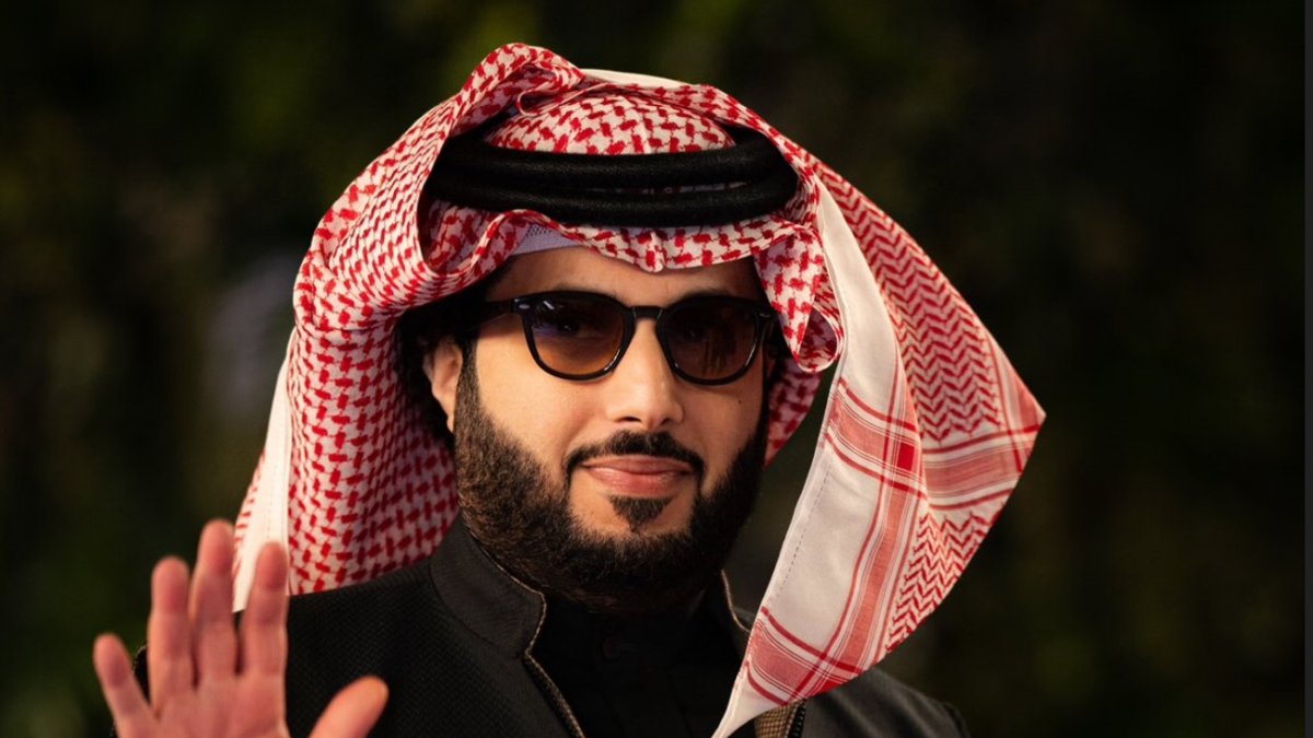 El presidente del Almería saluda a LaLiga española con nuevos acuerdos.