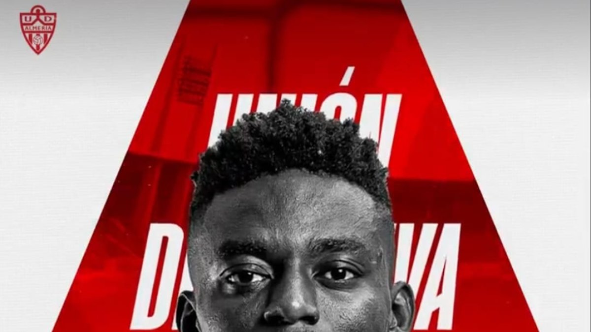 Baba también se convierte en jugador en propiedad del Almería como Langa y Maximiano.