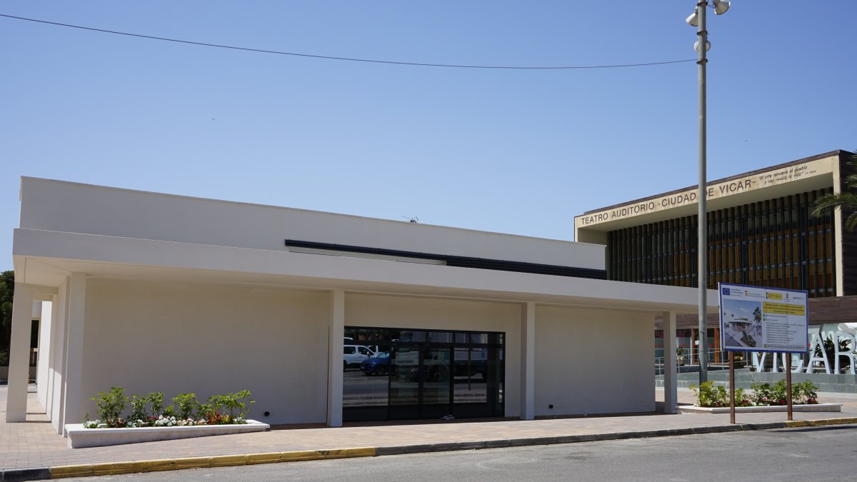 El recién remodelado mercado de la Puebla de Vícar.