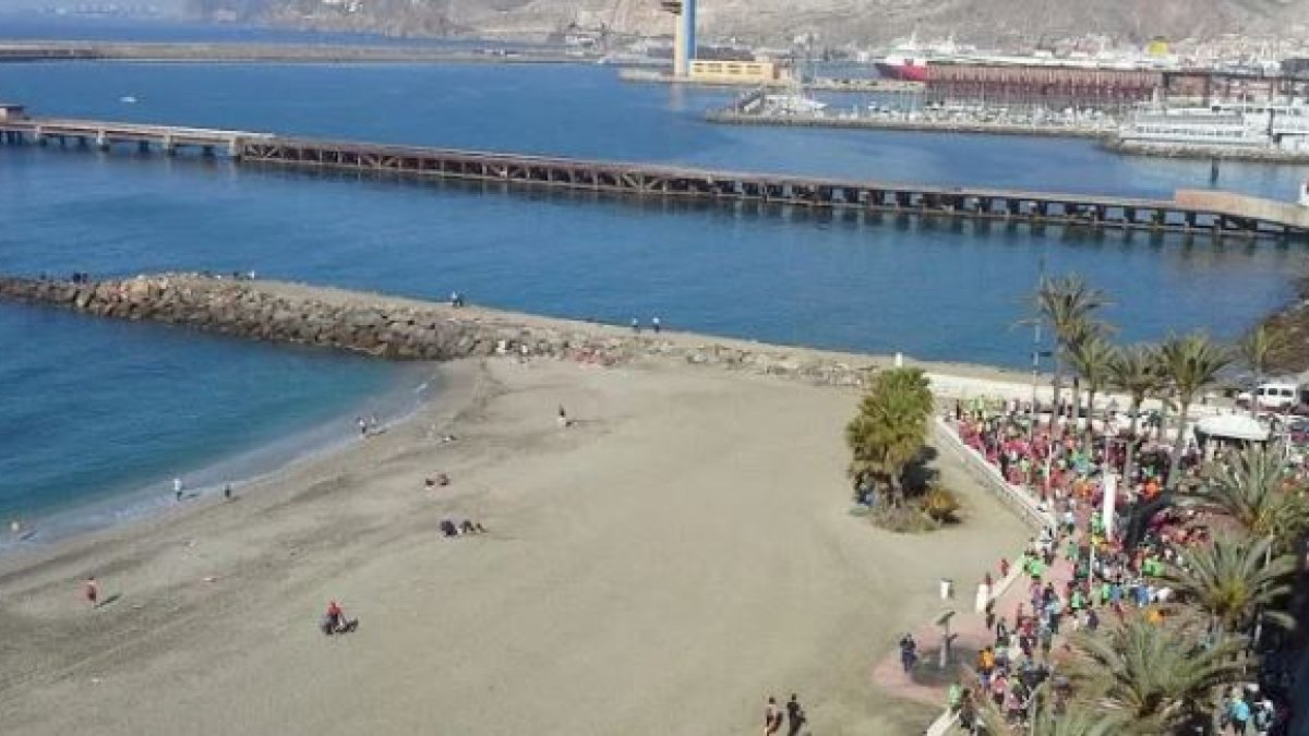 El mar de Almería, escenario de naufragios y muertes de jóvenes que llegan buscando un futuro.