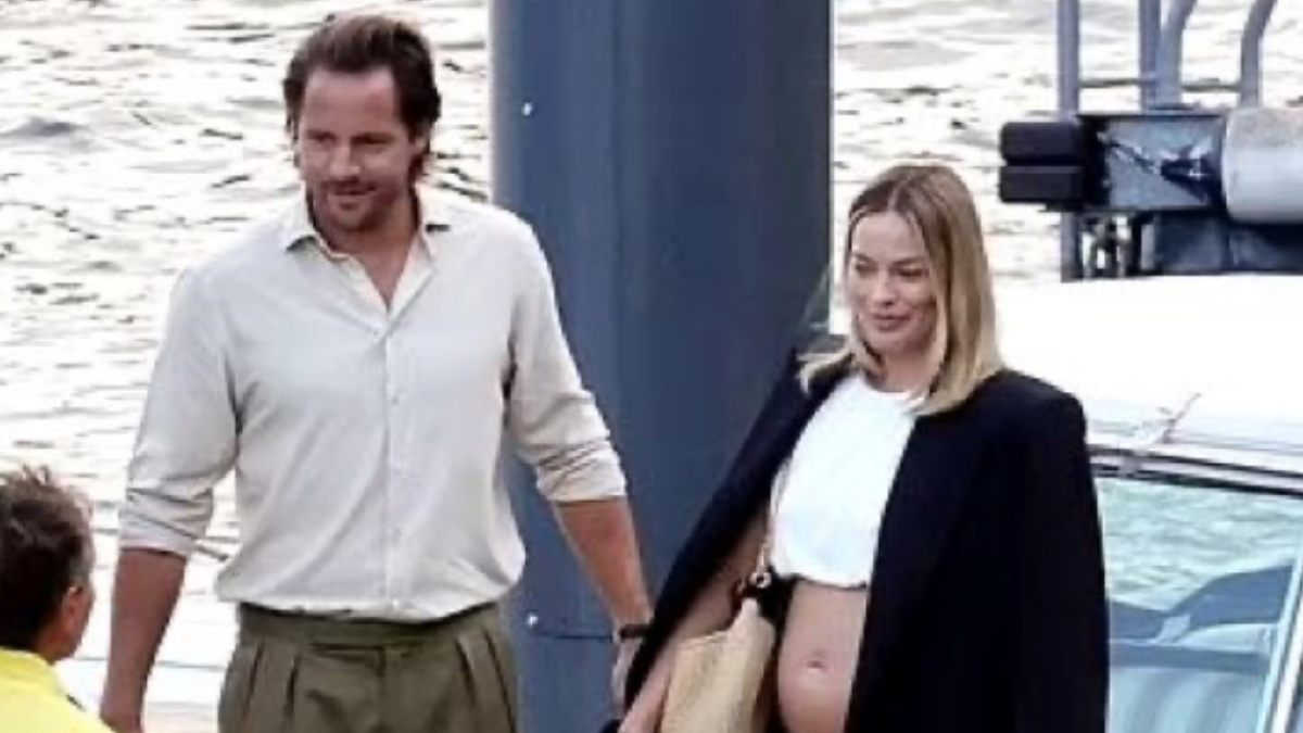 Margot Robbie y Tom Ackerley