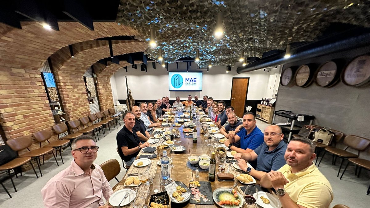 Foto de familia de la última reunión del club.