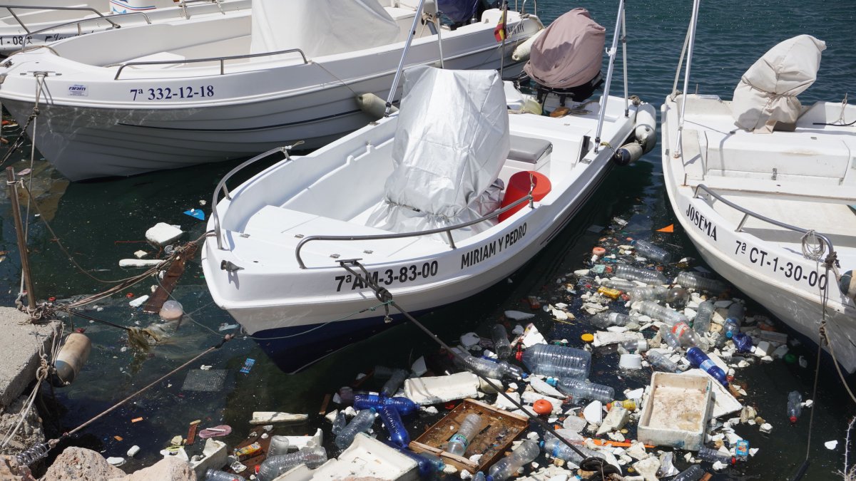 Imagen del estado del puerto de Carboneras.