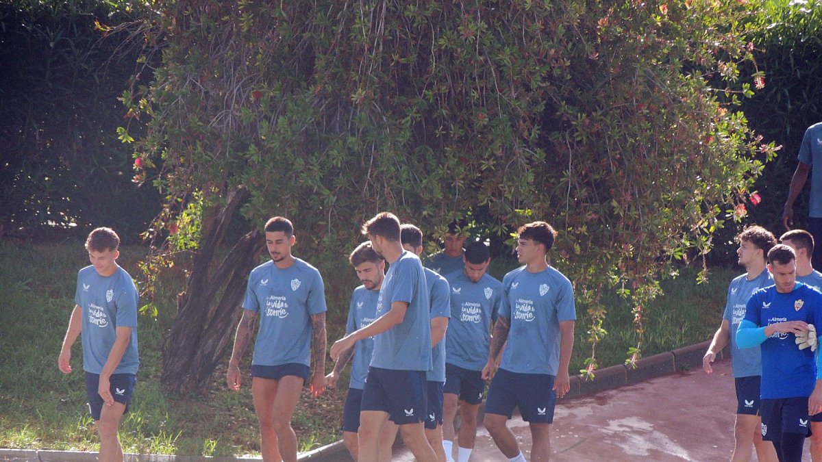 El Almería prepara el partido ante el Granada.