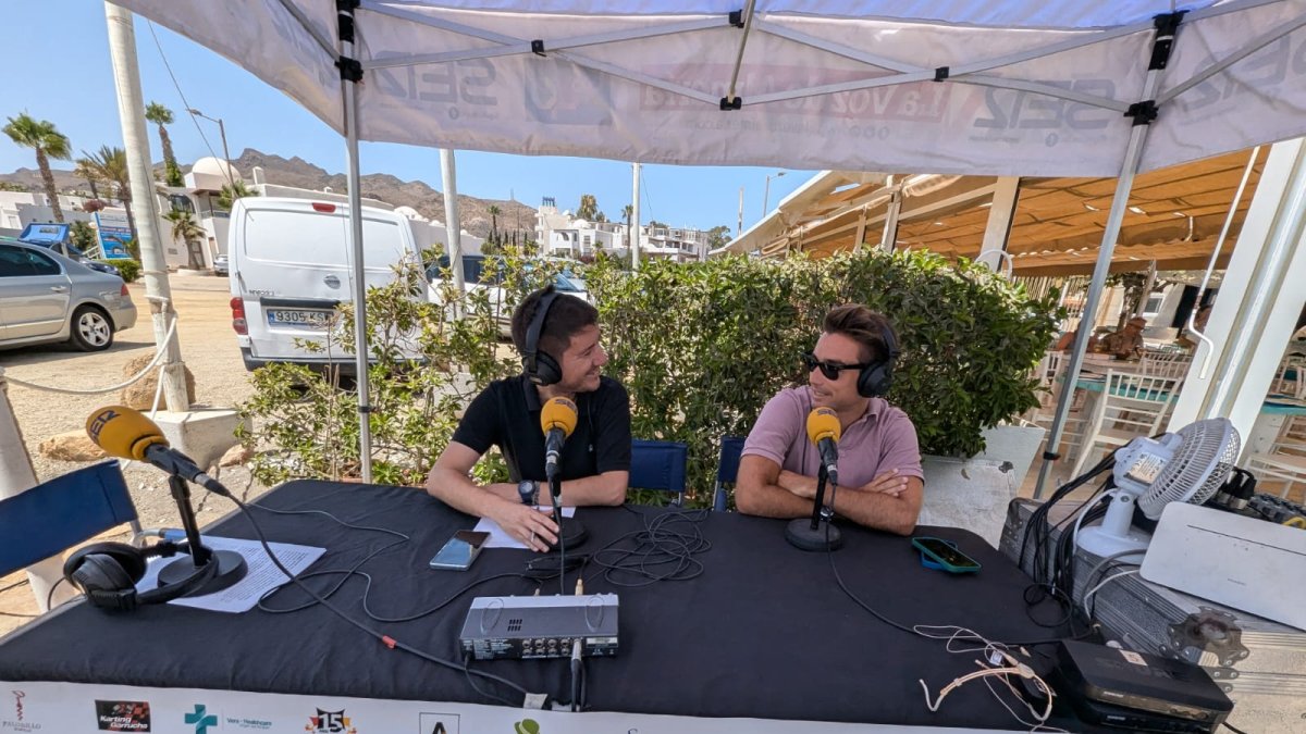 El director de Comunicación de Servigroup, Alejandro Benito, durante la entrevista.