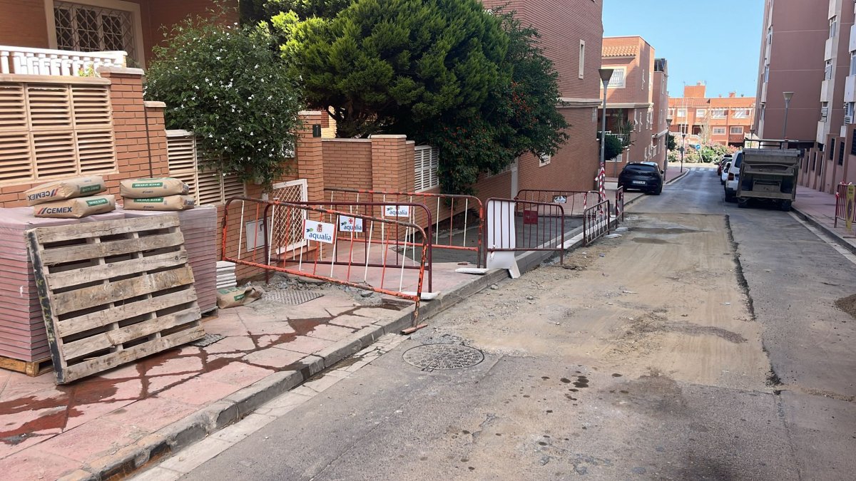 Las obras en la calle Bosnia, en Almería.