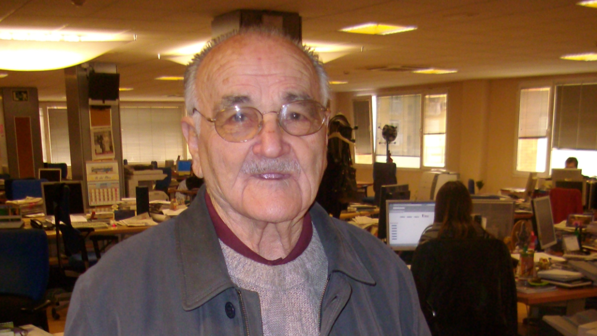 Paco Guillén Llóris en la redacción de LA VOZ de Almería.