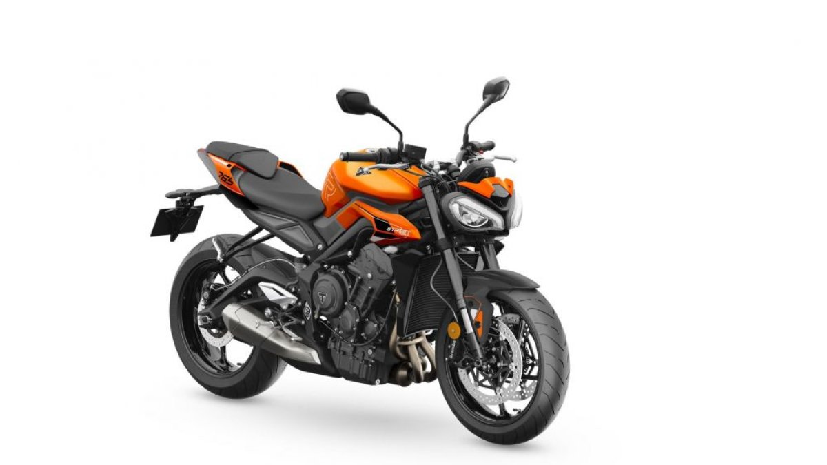 La Street Triple 765 R A2 ofrece a los motoristas con carné A2 un increíble rendimiento, un estilo agresivo y un manejo preciso