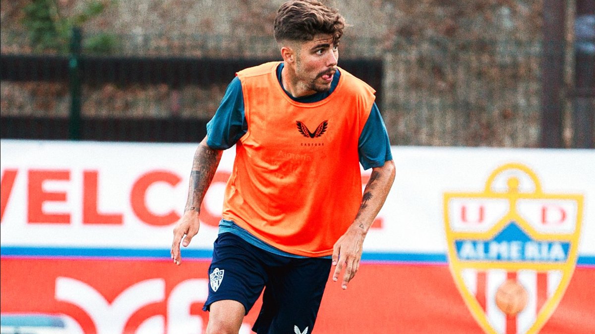 Pozo vuelve a tener galones de primer espada en el Almería.