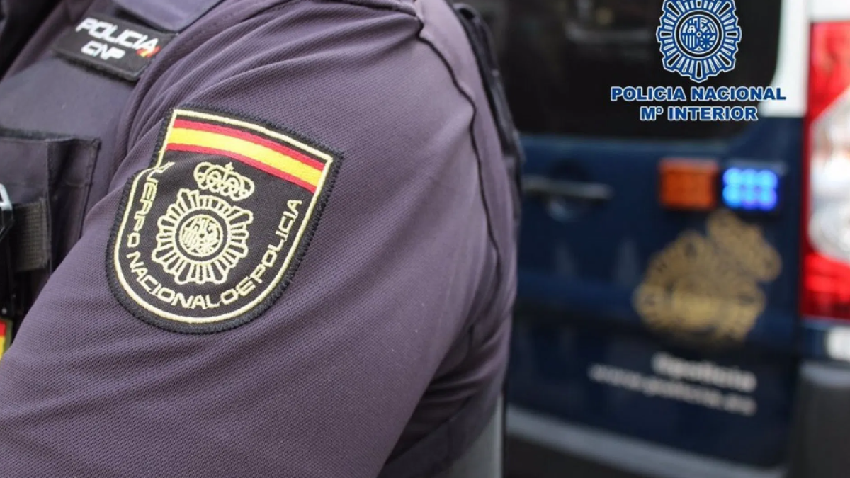 Imagen de archivo de un agente de la policía nacional.