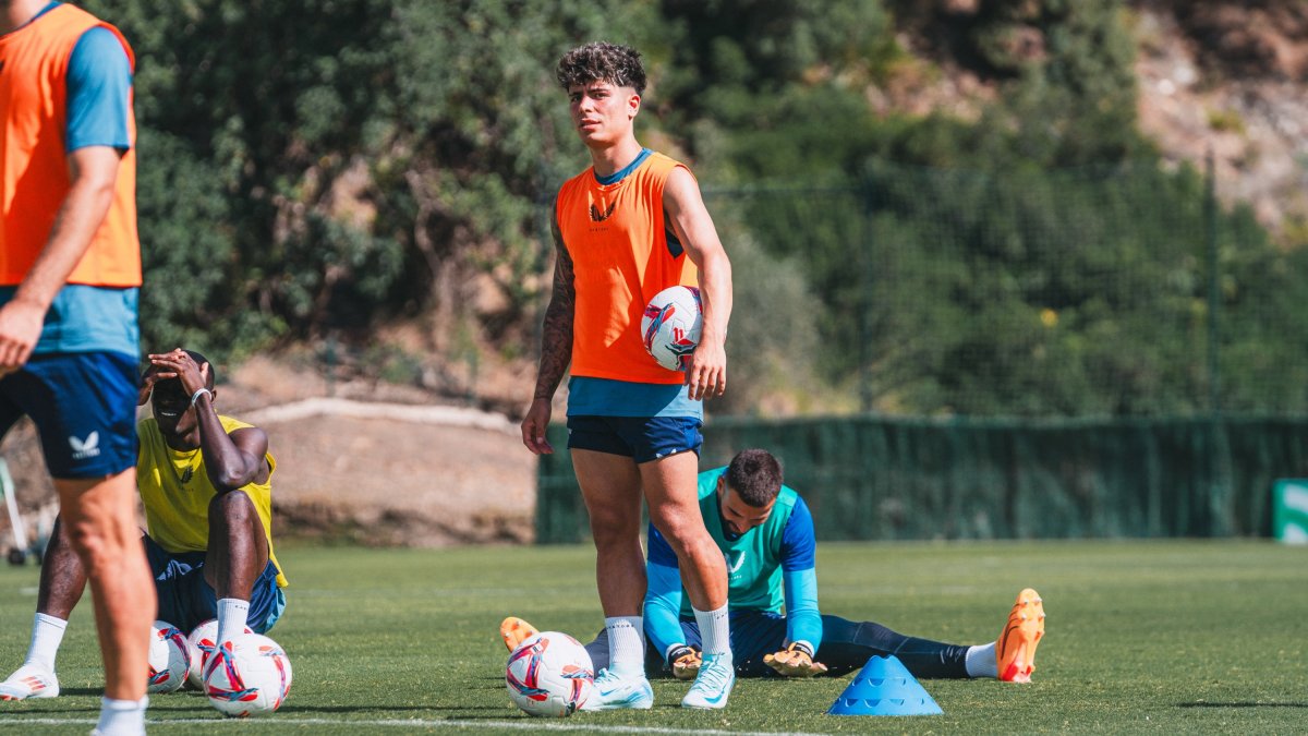 Nico Melamed se postula para conseguir el 10 que ha dejado libre Adri Embarba.