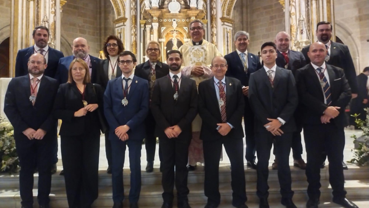 Toma de posesión de la junta de gobierno de la Agrupación, con cinco personas que ya no ocupan su cargo.